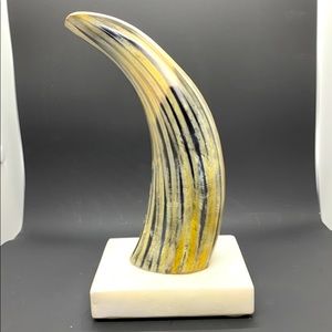 Decorative horn